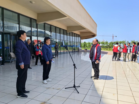 https://www.hwec.edu.cn/__local/2/D5/A4/CA911CCDA575C6DB51AE90F34C2_6D945F49_DFA72.png